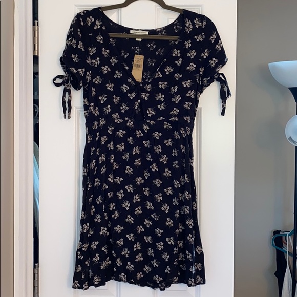 American Eagle Outfitters Dresses & Skirts - black american eagle dress